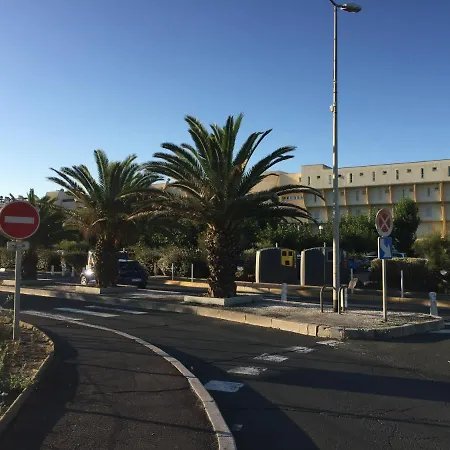 Nid Douillet Dans Les Coursives Du Village Naturiste Du Cap D Agde Exterior photo