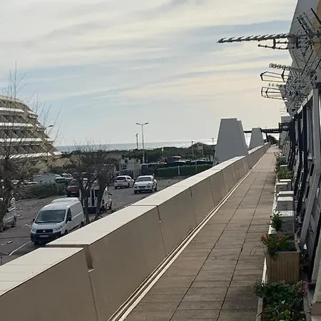 Nid Douillet Dans Les Coursives Du Village Naturiste Du Cap D Agde Exterior photo