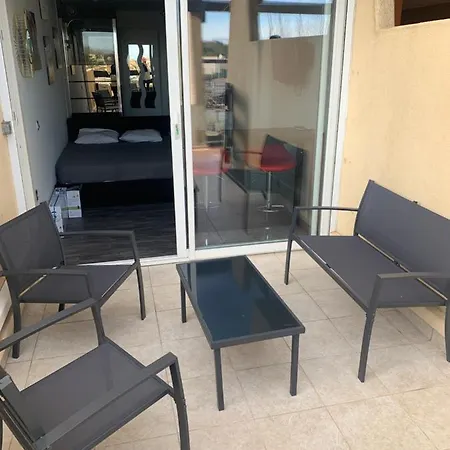 Nid Douillet Dans Les Coursives Du Village Naturiste Du Cap D Agde Exterior photo